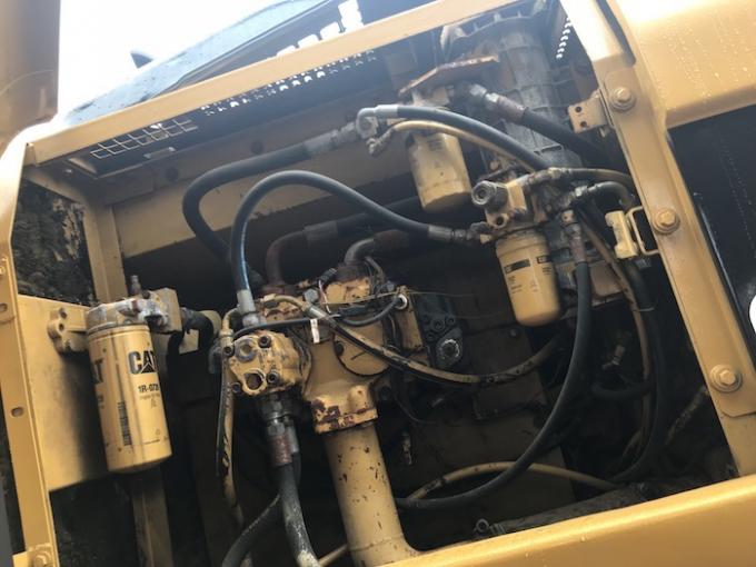 0.6Ton ανώτατο ύψος 5780mm σκαψίματος χρησιμοποιημένοι γάτα εκσκαφείς αντιολισθητικών αλυσίδων 330C 4
